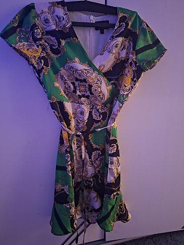 Ženska haljina na preklop sa kaišem – barokni print - Kroj: na — 2