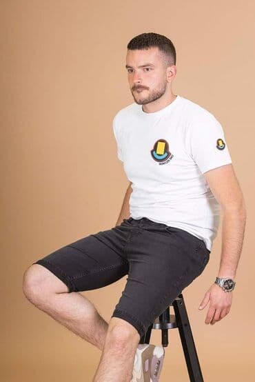 Dzins MUSKE BERMUDE Cena 2800 dinara Brojevi 31 32 33 34 36 38 40