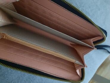 lanac za novcanik: Karl Kani brendiran ženski novcanik. crne boje, veći. Novo — 2