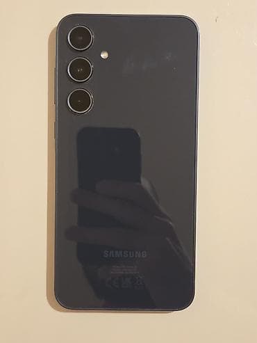 eksterne baterije cene: Samsung Galaxy A35 5G (crna boja) - Ekran: Super AMOLED, punch‑hole — 3