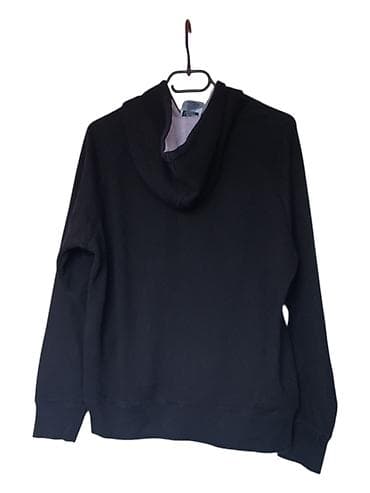 Suits: New Balance crna dukserica s kapuljačom - Model: klasična pulover — 2