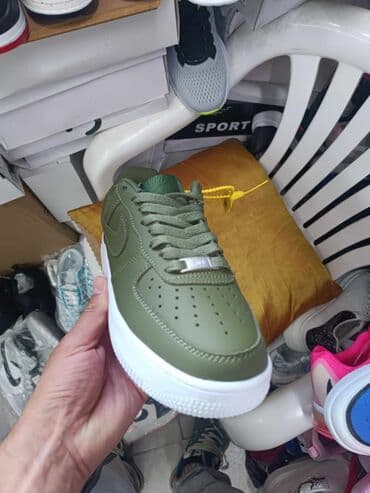 a klasa patika: Nike, 37 — 5