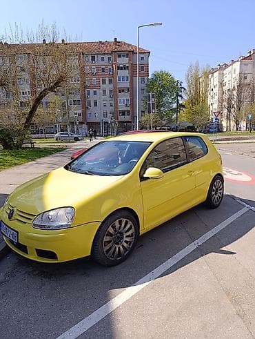 kupujem prodajem polovni automobili zrenjanin: Volkswagen Golf 5, trovratni hatchback u žutoj boji. registrovan punu — 6