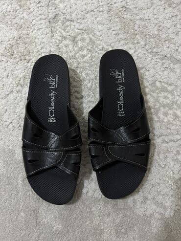 c a papuce: Aldo, 40 — 2