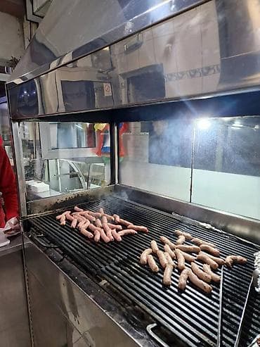 Job Seekers (CVs): Potreban roštilj majstor za rad u fast foodu. Obezbedjen stan i — 3