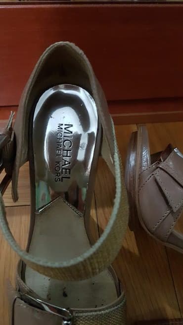 michael kors espadrile: MK Michael KORS original kao nove KOZNE sandale - sandalete. Sa strane — 4