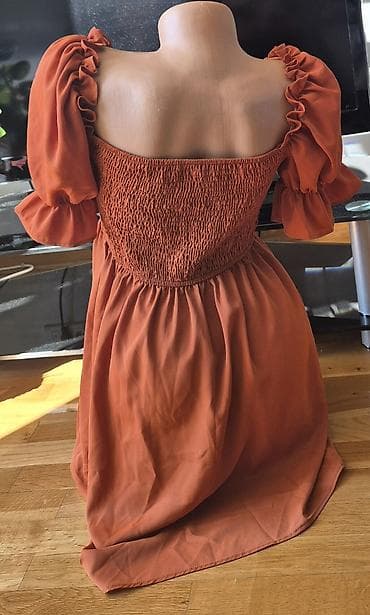Kape i aksesoari: Haljina boje terakote sa karnerima - Romantična midi haljina u toploj — 2