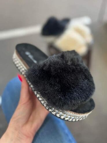 cizme papuce: Novo u ponudi Top model Top cena 1900din — 3