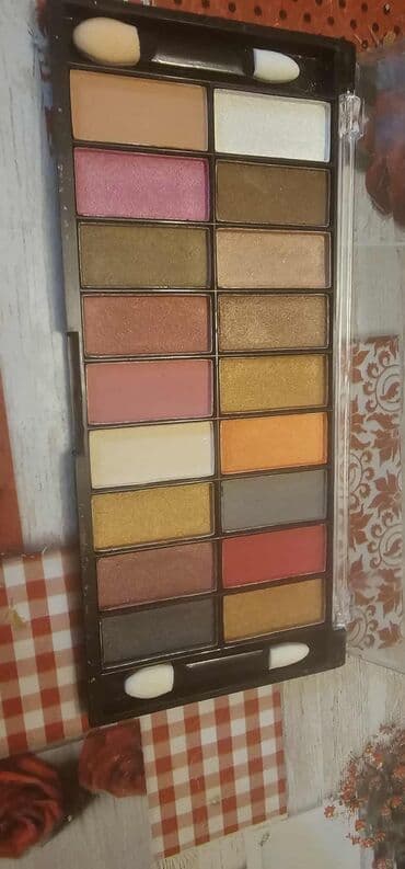 organizator za sminku lilly: Paleta senki za oči – višebojna - Velika paleta sa 18 nijansi u — 2