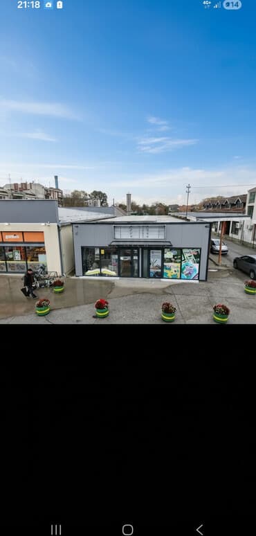 montažni poslovni prostor: Poslovni prostor/lokal – montažni objekat sa staklenim portalom - — 1