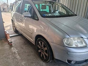frizider na upaljac: DELOVI ZA VOLKSWAGEN TOURAN 2003. GOD. | Kompletan auto u delovima — 2