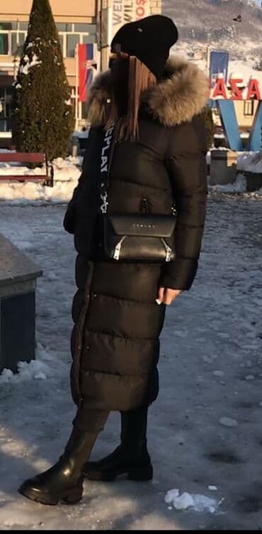 Ski suits: Duga ženska zimska jakna/puffer kaput, crne boje, sa kapuljačom — 4