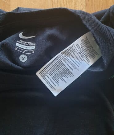 zimske jakne c a: NIKE original muska majica S velicina za muskarce ili tinejdzere. Crne — 3
