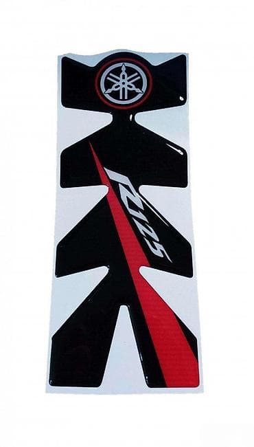 YAMAHA R125 - tank pad - 678 📌 Opis: Samolepljivi protektor za