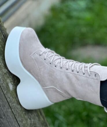 grubin obuca beograd: Novooo 
Br :36-40
Visina pete:10cm — 4