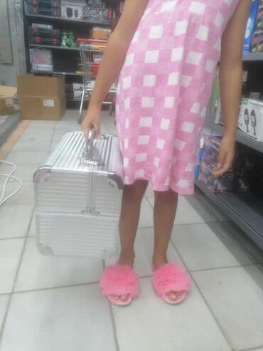 mini kofer za sminku: Veliki kofer za sminku
5700din — 6