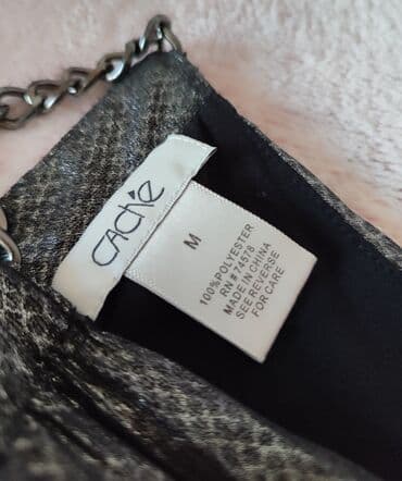 andrija jo majice: Original CACHÉ top Potpuno nov CACHÉ top sa integrisanom podmajicom — 2