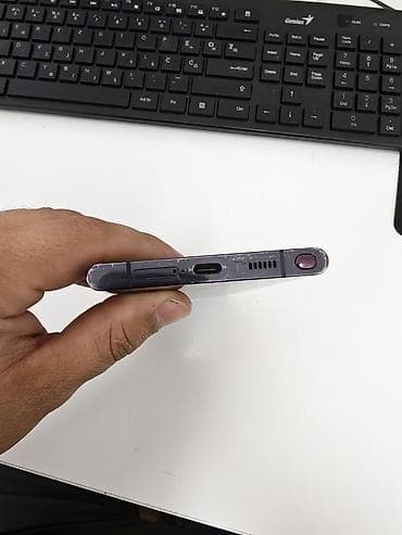 pc na prodaju: Prodajem mobilni telefon Samsung s22 ultra. Sa malim ostecenjem na — 4