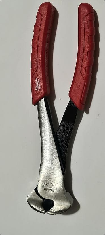 Agregati: Milwaukee 7" (180mm) klešta za sečenje (model 48-22-6407). - — 4