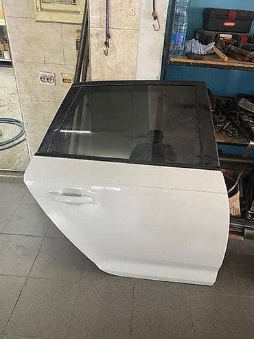 VRATA ZA AUDI A4 | Zadnja desna vrata za Audi A4 B9 (300-H) na lalafo.rs VRATA ZA AUDI A4 | Zadnja desna vrata za Audi A4 B9 (300-H)