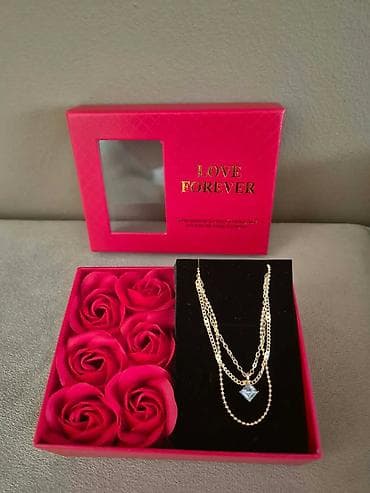 Lične stvari: Poklon set “Love Forever” – elegantna kutija sa ogledalcetom koja — 4