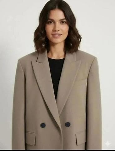 Ženski oversized sako – bež/peščana nijansa - Kroj: duži, oversized na lalafo.rs Ženski oversized sako – bež/peščana nijansa - Kroj: duži, oversized