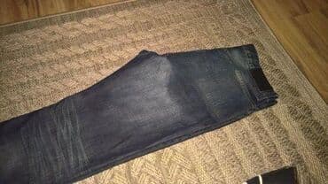 maslinasto zelene pantalone kombinacije muske: Bonobo jeans — 10