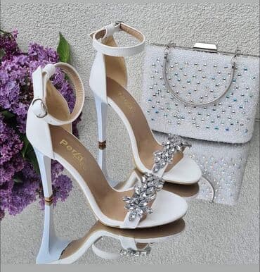 leon drvene klompe cena: Br :36-40
Visina pete:10cm
Cena:3900din — 3