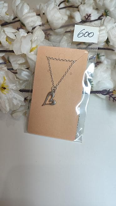 Men's Footwear: Ogrlica sa priveskom u obliku srca - Elegantna lančić-ogrlica u — 2