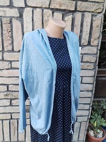 kamel sako: Kardigan sa kapuljacom vel L
Fleka na kapuljači — 6