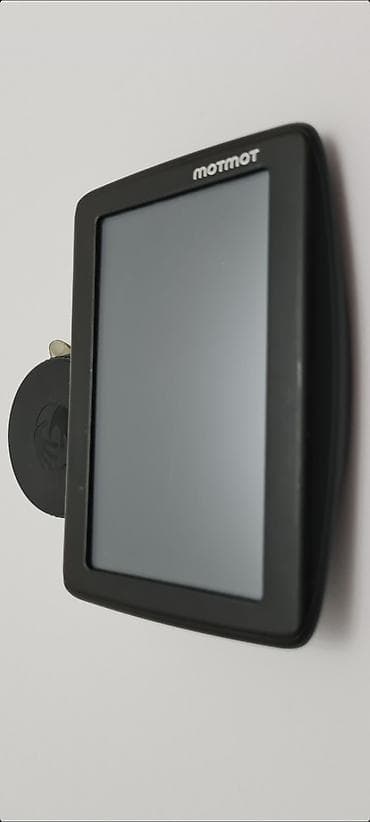 polovna auto prikolica: TomTom VIA GPS navigacioni sistem, model 4EN42 Z1230.  - Uz navigaciju — 4