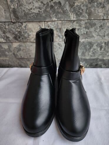 High boots: High boots, 37 — 6