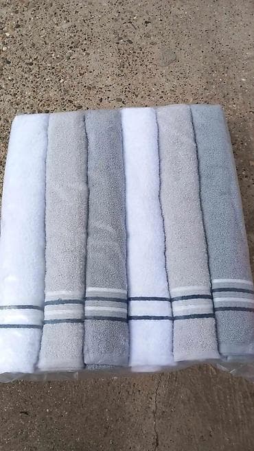 Set peškira 12 komada– neutralne boje (bela i različite nijanse sive) na lalafo.rs Set peškira 12 komada– neutralne boje (bela i različite nijanse sive)