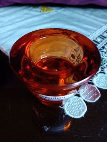 stakleni bokal za vodu: Svecnjak nov,puno staklo. Visina. cm. Stopa. 4cm. Precnik — 4