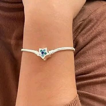 pandora me narukvica: Pandora narukvica Vel:21cm Cena:2200din (Samo narukvica bez — 10