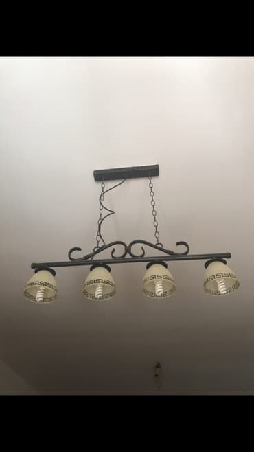 viseći lusteri: Komplet 4 komada !!!!!! ! Staro par meseci !!! 2 viseca lustera jedan — 1