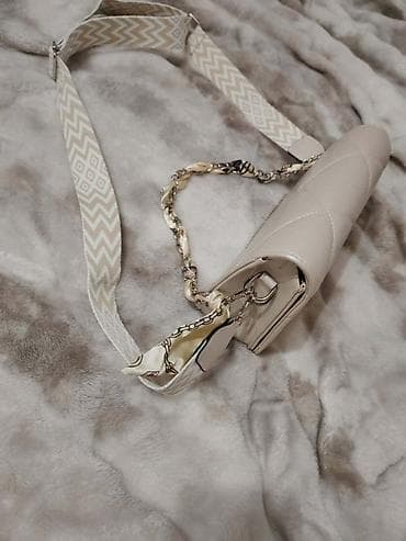 valentino muska torbica: Torbica
2200 din — 2