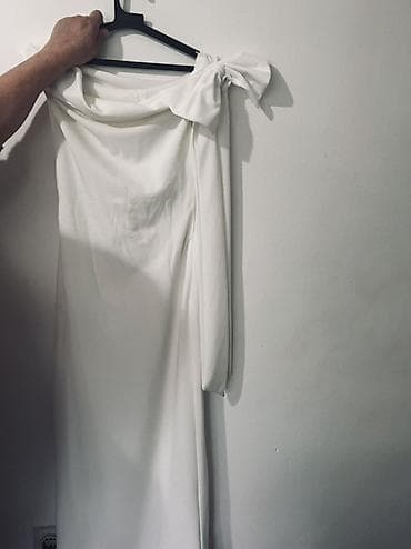 svecane suknje i bluze: Duga svečana haljina – 2 modela 1) Bordo haljina: - Gornji deo — 7