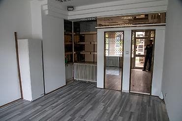 kuce nova pazova: Lokal ima izlog prema ulici, nalazi se preko puta benzinske pumpe na — 3