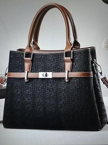 Nova prelepa crno braon tašna dužine 30 cm i visine 23 cm. 3 velike na lalafo.rs Nova prelepa crno braon tašna dužine 30 cm i visine 23 cm. 3 velike