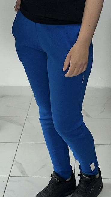 konture u stiku: 06. Trenerka u veličinama S/M i L/XL
1800 dinara M — 3