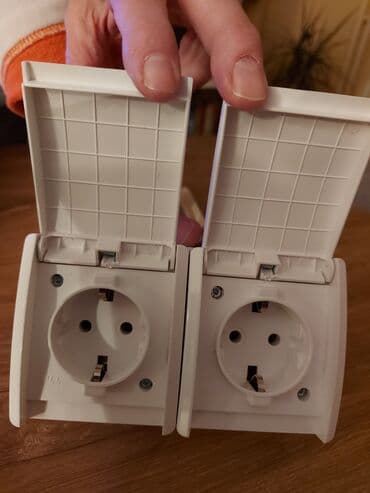 suncobran za kafice: Nova dupla dvopolna priključnica za na zid IP 44, 16A/250V — 1