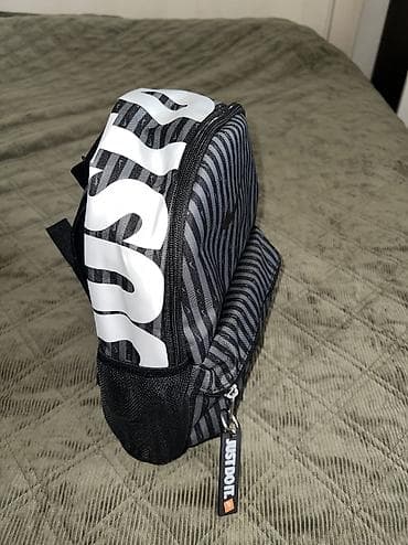 ski kaciga za decu: NIKE Brasilia JDI Mini Backpack NOVO FZ — 7