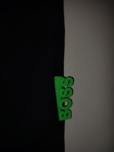 Vests: Hugo Boss muska majica 2XL i 3XL Licno preuzimanje u Beogradu ili — 3