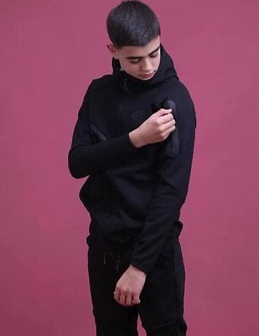 Muški komplet trenerke – gornji deo sa kapuljačom i donji deo sa