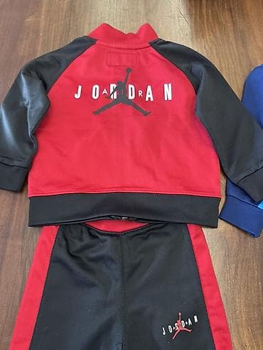 set za negu bebe: Dva dečja komplet-trenera (gornji deo + donji deo), sportski setovi sa — 2