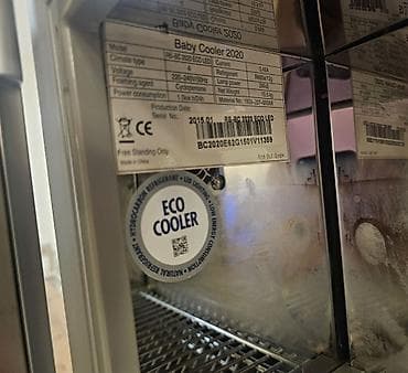polovni mini frizideri: Kompresorski frizider RED BULL 220V II Ispravan kompresorski frizider — 7