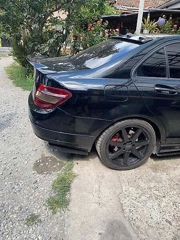 auto crni leskovac: DESNO KRILO W204 ZA MERCEDES BENZ C 160, C 180, C 200 . OD 2008. DO — 2