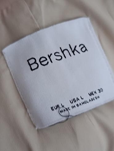 bershka odeca: Ženski blejzer Bershka – bež - Model: dvoredni s dugmadima u — 6