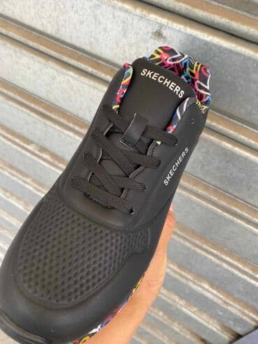 noa noir patike: Patike
Beojevi: 36-41
Cena: 3.399 dinara — 1